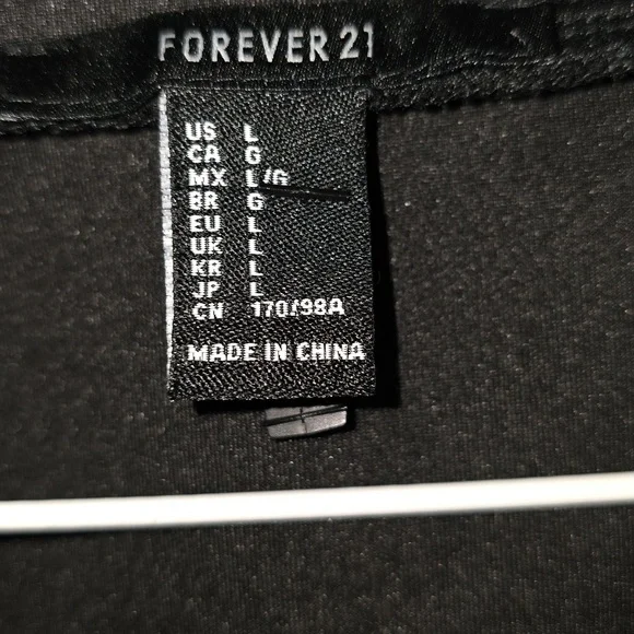 Forever 21 Black Mesh Accent Crop Top Size L   (Like New)  Looks Very Cool On - Picture 3 of 7